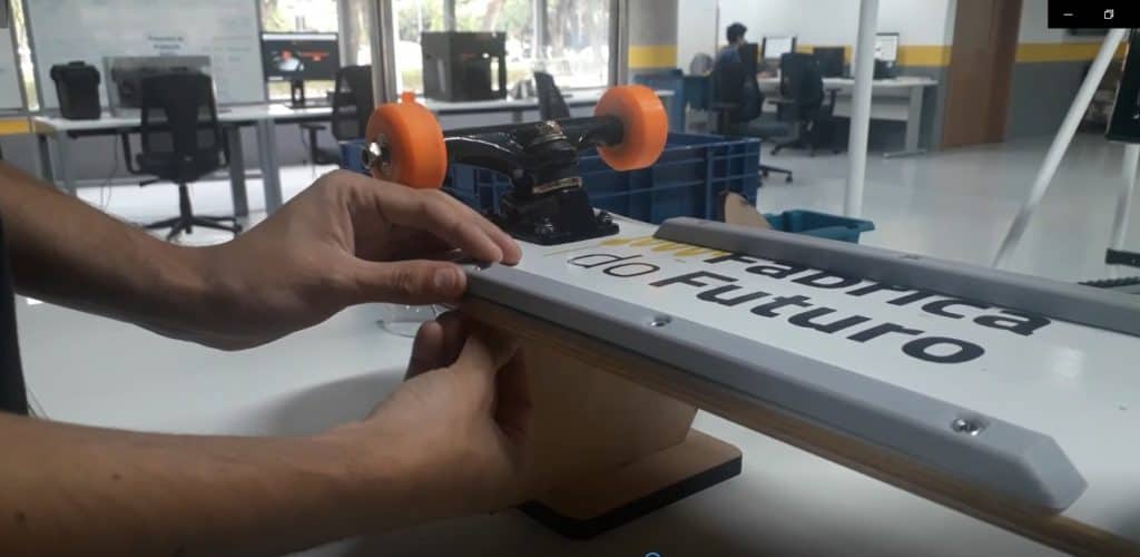 Peças rails de skates produzidos com impressoras 3D ddddrop na Fabrica do Futuro POli USP